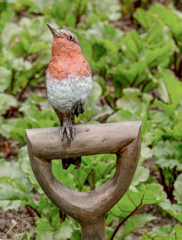 Robin &amp; Hot Cast Dibber - Bronze Garden Sculpture