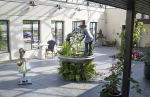 Tea Party Urn and Alice sculpture at Abernethy & Spencer glasshouse