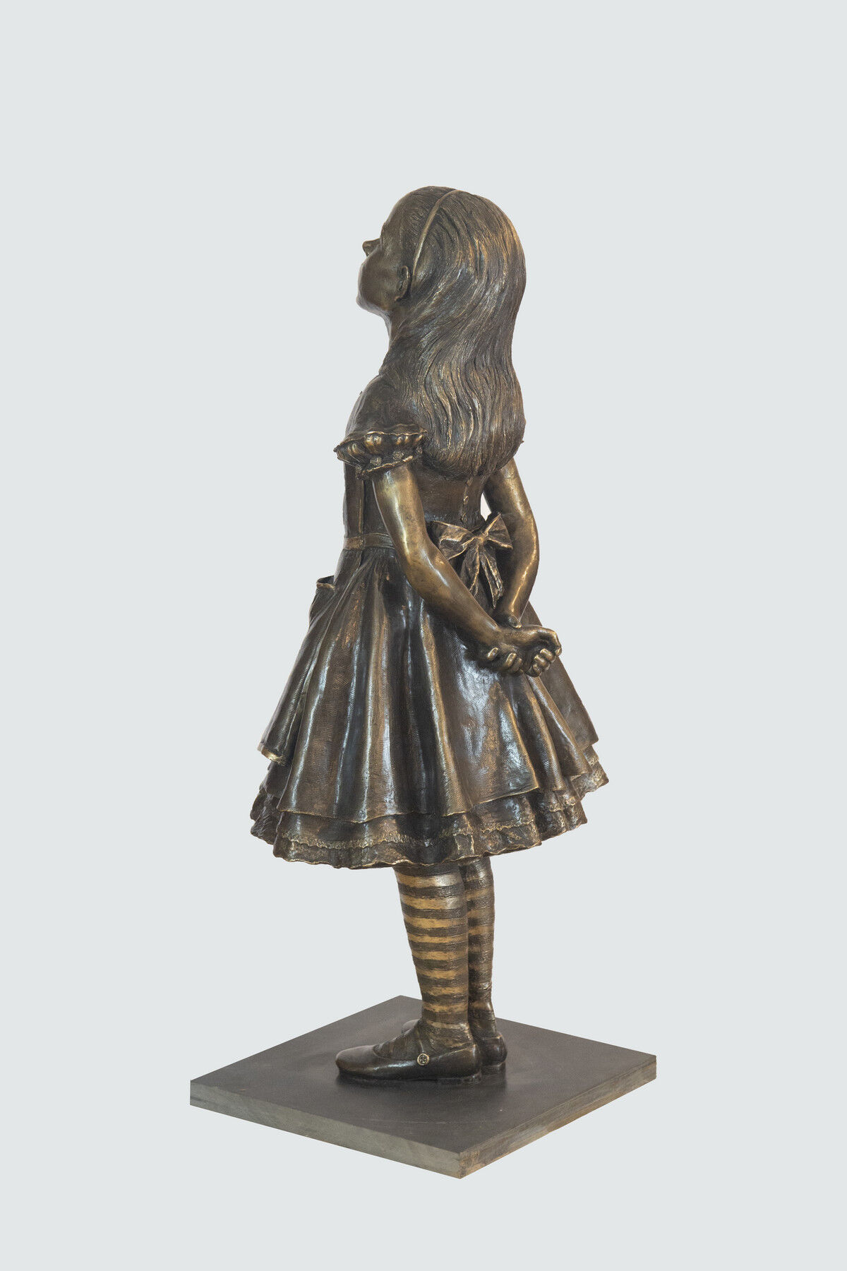 Alice in Penny Bronze 3