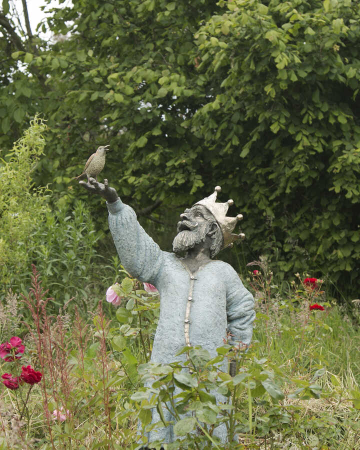 the barefoot king