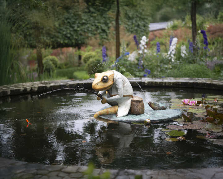 Jeremy Fisher sculpture 