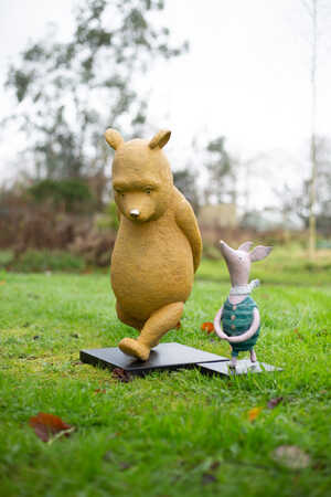 Winnie-the-Pooh and Piglet brozne sculpture