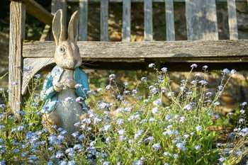 peter rabbit sculpture 