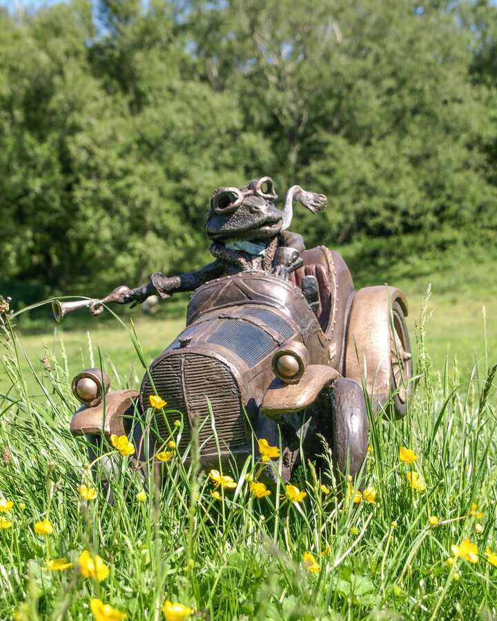 toad of toad hall garden sculpture