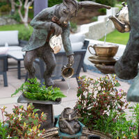 T-Party Bronze urn-10.jpg