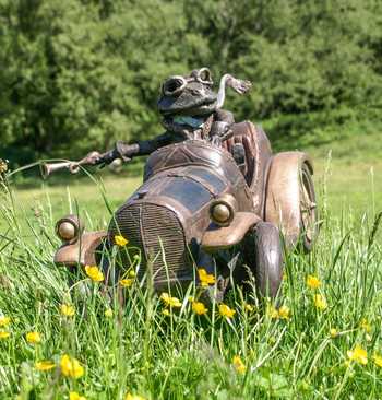 Toad of Toad Hall sculpture