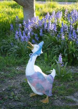 Jemima Puddle-Duck garden scupture